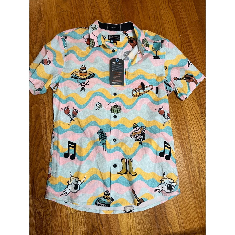 Baja Llama Ay Caramba  Fiesta Cactus Guitar Mexican Print M NWT